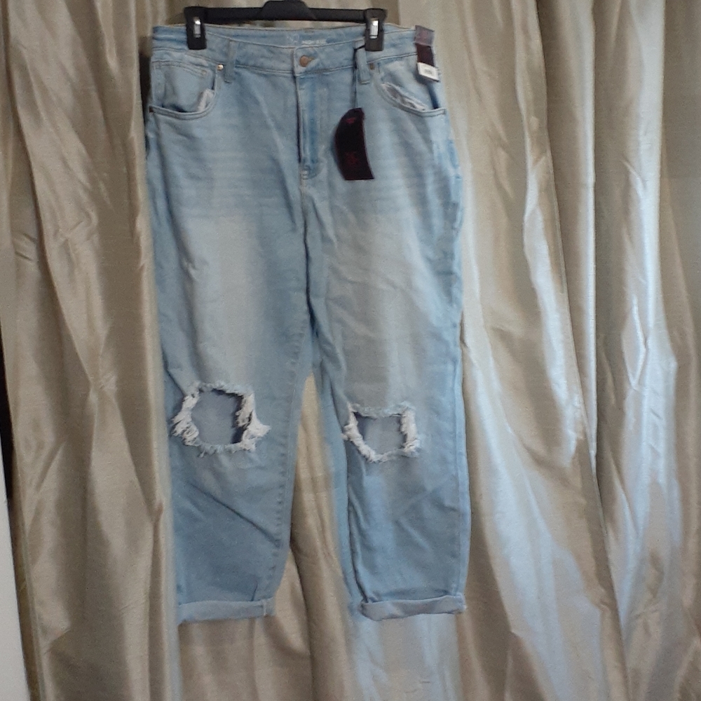 *BRAND NEW* NOBO Ripped Design Capris Blue Size 17